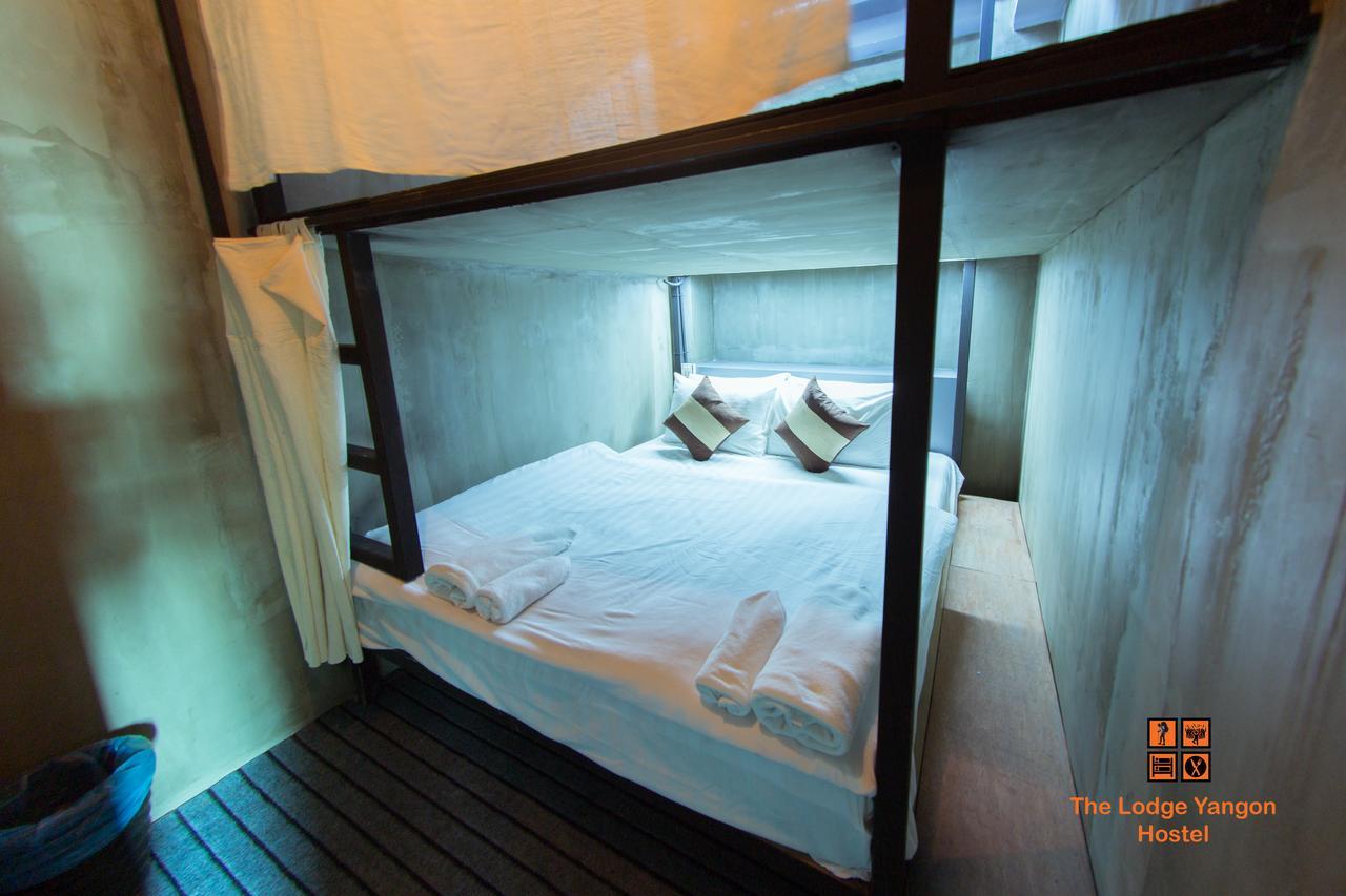 The Lodge Yangon Hostel Exteriör bild