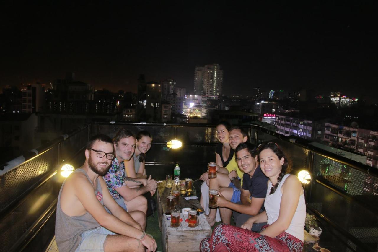 The Lodge Yangon Hostel Exteriör bild